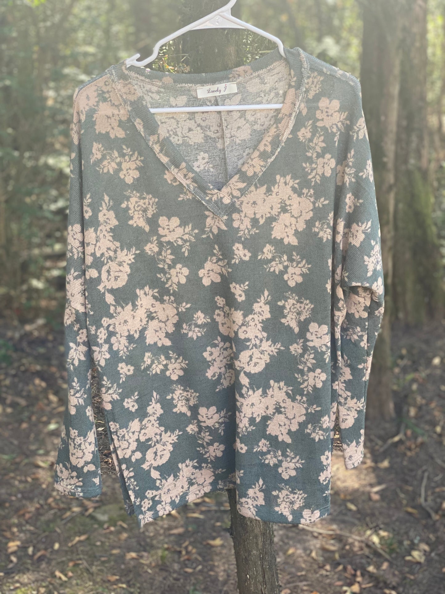 Green & cream floral